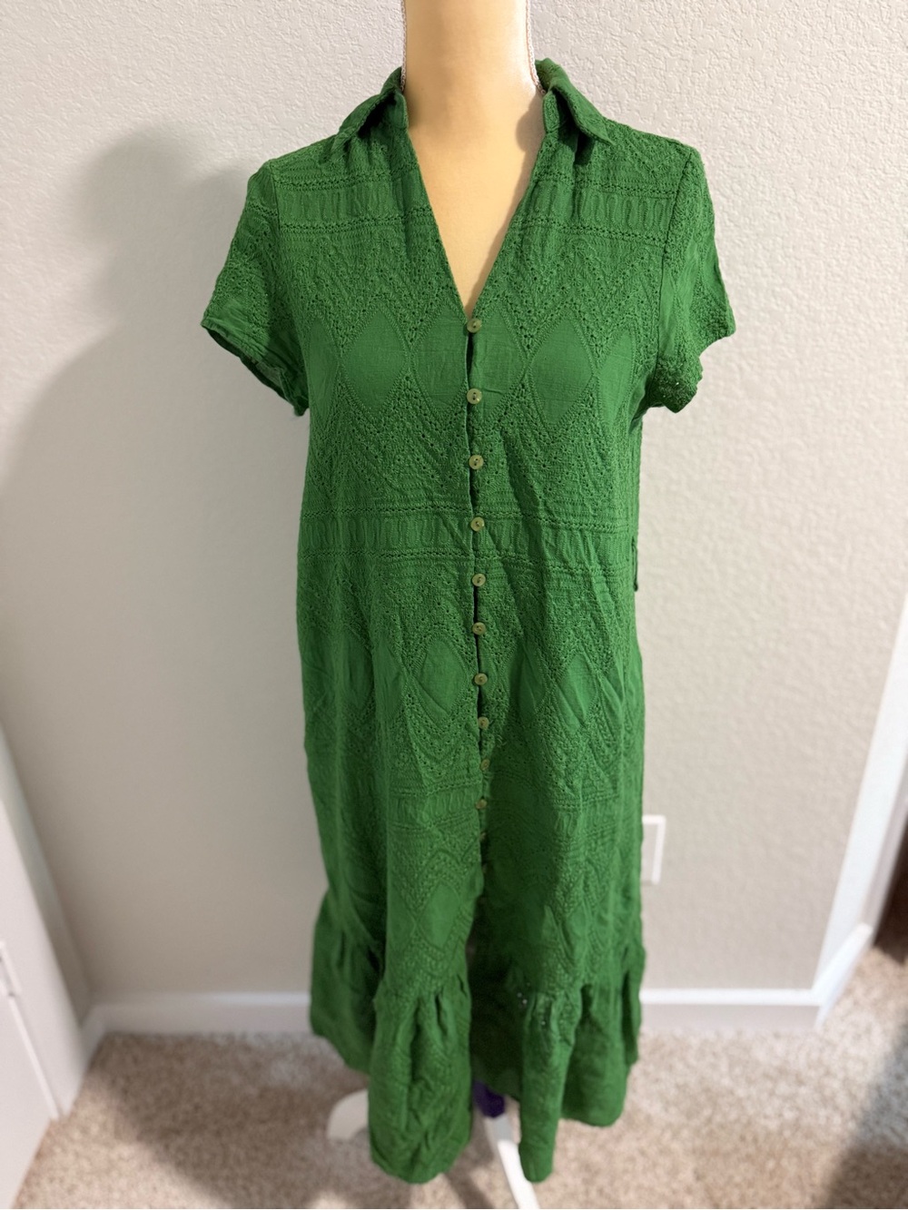 Chicwish Emerald Eyelet Belted Midi Dress - Picture 4 of 11